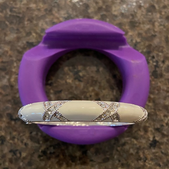 2 White Bangles - Picture 5 of 5